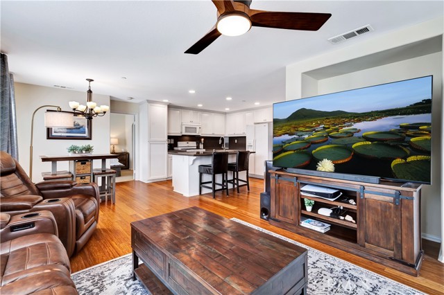 Detail Gallery Image 11 of 27 For 3639 Dunkirk Dr, Oxnard,  CA 93035 - 2 Beds | 2 Baths