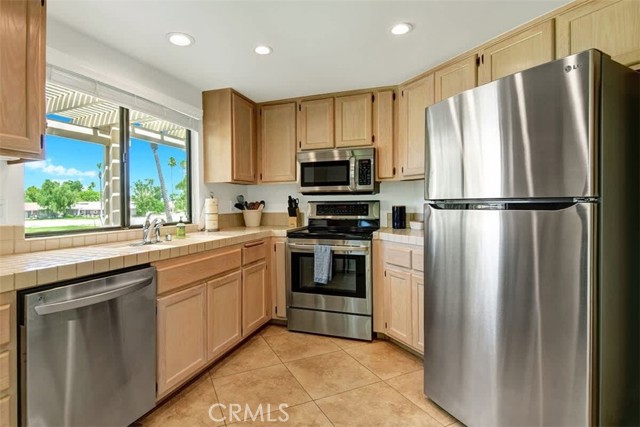 Detail Gallery Image 9 of 36 For 41931 Preston Trl, Palm Desert,  CA 92211 - 2 Beds | 2 Baths