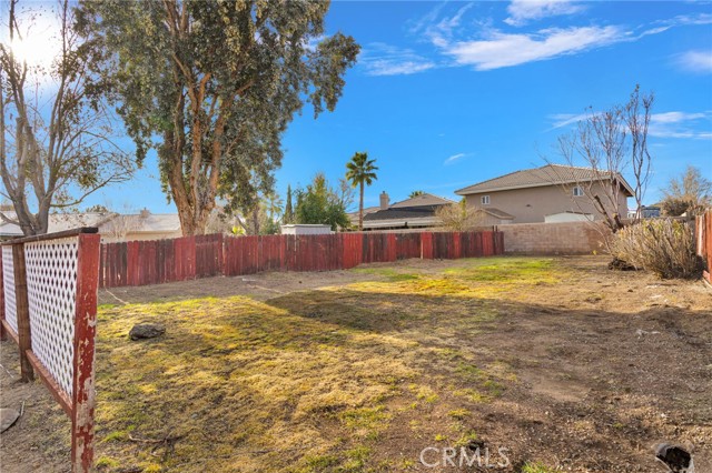 Detail Gallery Image 35 of 38 For 12760 Pinehurst, Victorville,  CA 92395 - 3 Beds | 2 Baths