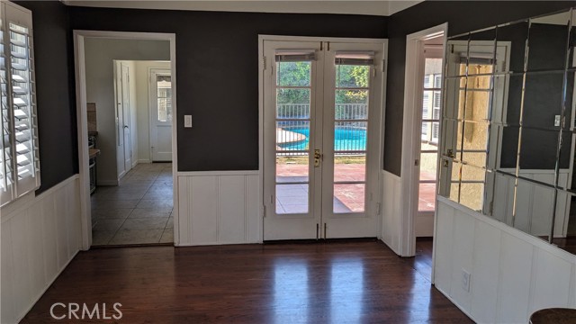 Detail Gallery Image 10 of 23 For 527 S Orchard Dr, Burbank,  CA 91506 - 4 Beds | 1/1 Baths