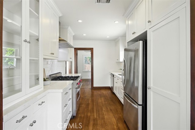 1206 N Keystone, Burbank CA: https://media.crmls.org/medias/1638858e-eeb3-4266-bde0-d74153960ef0.jpg