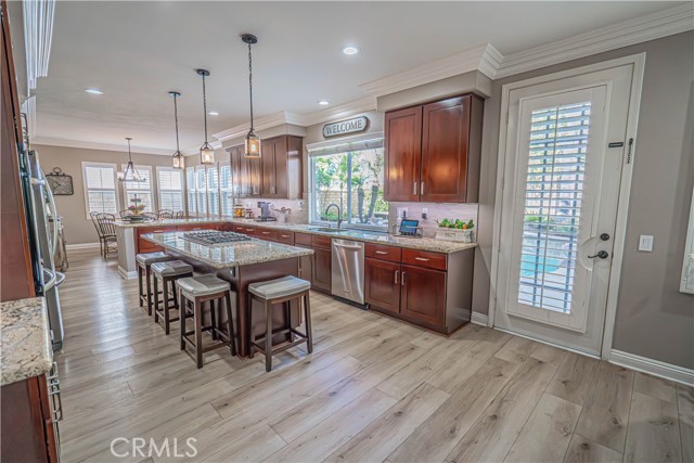 Detail Gallery Image 15 of 53 For 23321 Cuestport Dr, Valencia,  CA 91354 - 5 Beds | 4 Baths