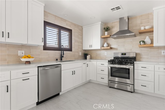 933 N Lincoln Street, Burbank CA: https://media.crmls.org/medias/16397c1c-6185-4a41-be2f-042ee0adf192.jpg