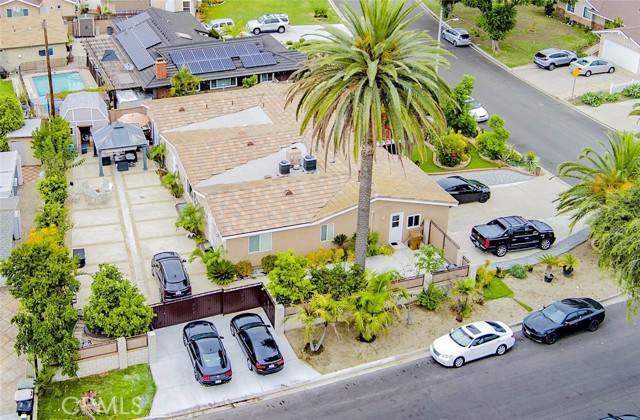 Detail Gallery Image 9 of 9 For 11131 Mac Murray St, Garden Grove,  CA 92841 - 6 Beds | 6 Baths