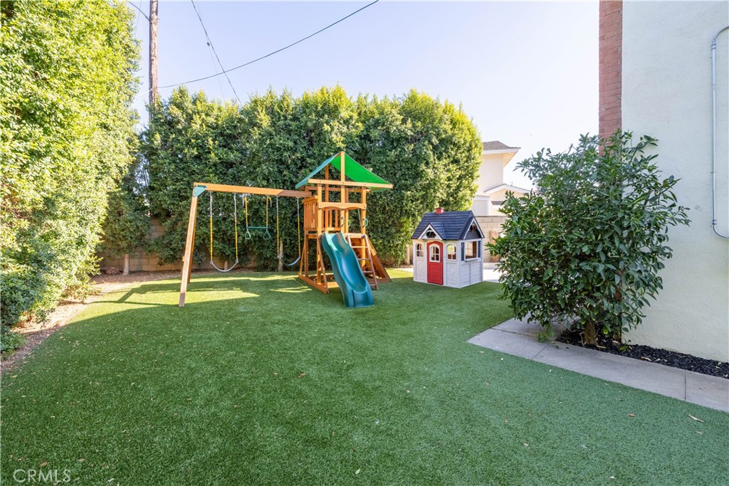 https://media.crmls.org/medias/163acb2e-07ff-411f-a702-487e82b8a763.jpg?preset=X-Large