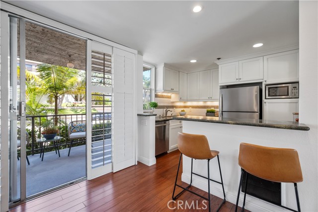 Detail Gallery Image 30 of 66 For 555 Esplanade #320,  Redondo Beach,  CA 90277 - 2 Beds | 2 Baths