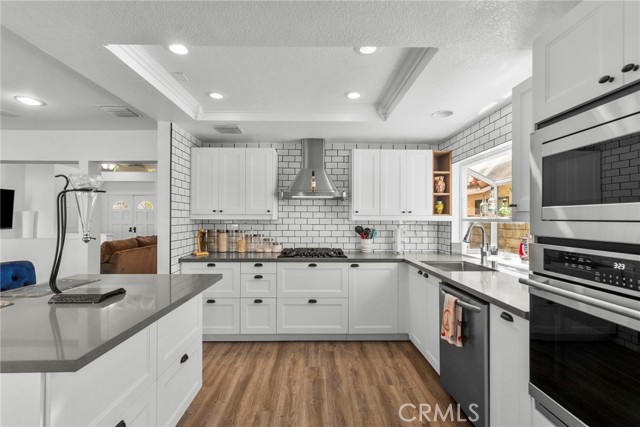 Detail Gallery Image 17 of 39 For 19777 Azure Field Dr, Newhall,  CA 91321 - 3 Beds | 3 Baths