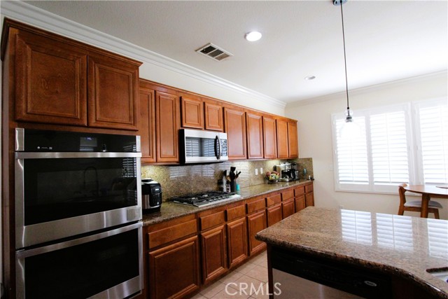 Detail Gallery Image 11 of 34 For 6023 Delaware Park Ct, Corona,  CA 92880 - 4 Beds | 3/1 Baths