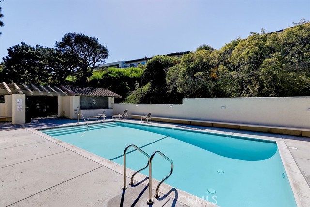 Pools, spas, tennis courts, walking trails
