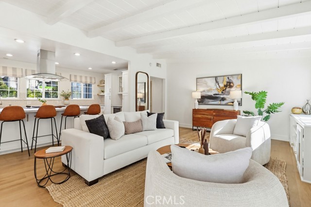 Detail Gallery Image 4 of 34 For 12308 La Maida St, Valley Village,  CA 91607 - 3 Beds | 2 Baths