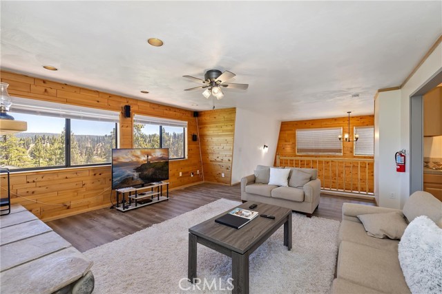 39325 Lodge Road, Fawnskin CA: https://media.crmls.org/medias/163d4a6c-01de-42b1-9ea1-1dd0fdf1f4a4.jpg