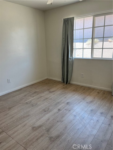 255 W Grace Street, Barstow CA: https://media.crmls.org/medias/163da0a3-9ef1-4974-9833-3e3d1e3239af.jpg