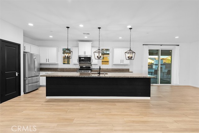 Detail Gallery Image 7 of 41 For 29120 Tanoak, Lake Elsinore,  CA 92530 - 4 Beds | 2/1 Baths