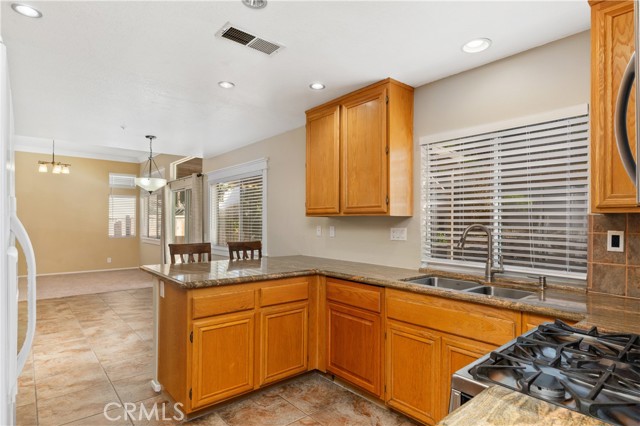 Detail Gallery Image 14 of 31 For 1573 Macintosh Dr, Riverside,  CA 92507 - 3 Beds | 2/1 Baths