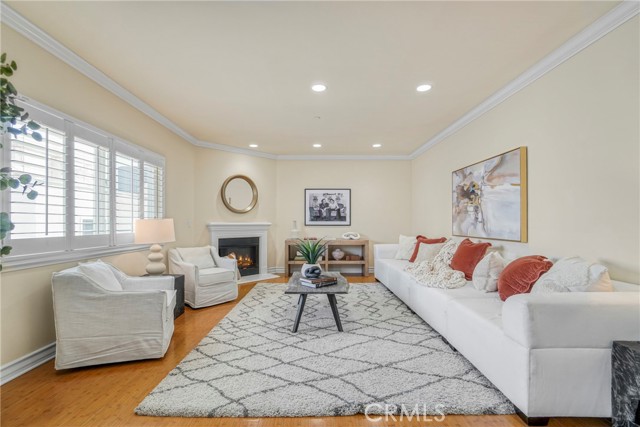 Detail Gallery Image 26 of 38 For 11923 Darlington Ave #302,  Los Angeles,  CA 90049 - 3 Beds | 3 Baths