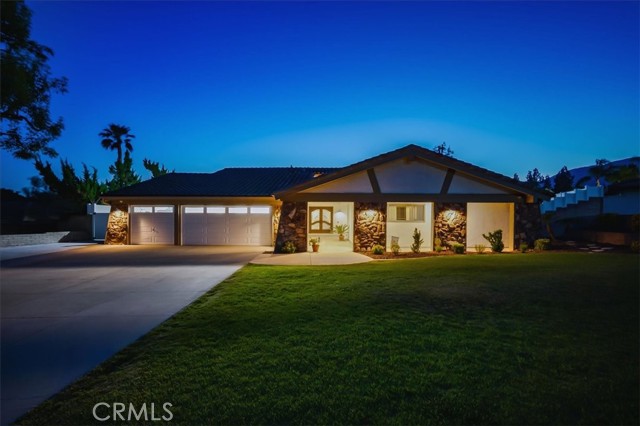 Detail Gallery Image 1 of 46 For 2071 N Redding Way, Upland,  CA 91784 - 3 Beds | 3 Baths