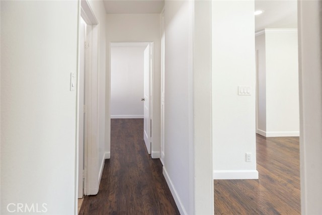 15847 Marlin Place, Van Nuys CA: https://media.crmls.org/medias/164065ac-7e75-435b-ae5a-fd7e129aebd1.jpg