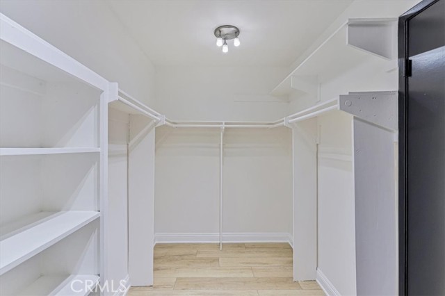 23467 Park Sorrento, Calabasas CA: https://media.crmls.org/medias/164106e6-b008-4f50-8040-84b046a8cc50.jpg
