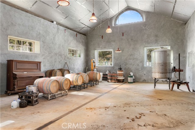 8993 Soda Bay Road, Kelseyville CA: https://media.crmls.org/medias/1641f8cb-3227-43f8-a6c5-9f08f3a1d916.jpg