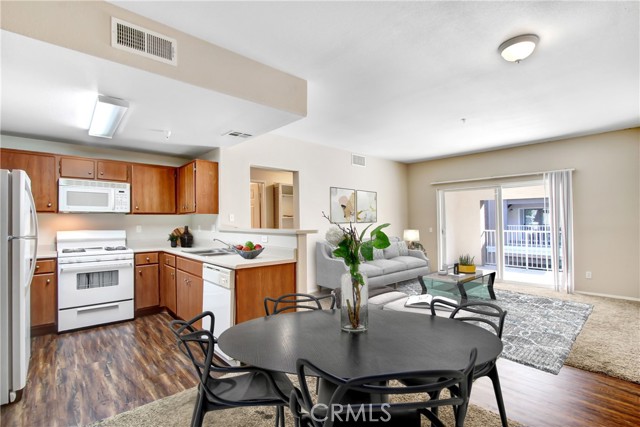 31409 Taylor Lane, Temecula CA: https://media.crmls.org/medias/1643a9a5-e9c2-42ca-9cce-0312eeab6aea.jpg