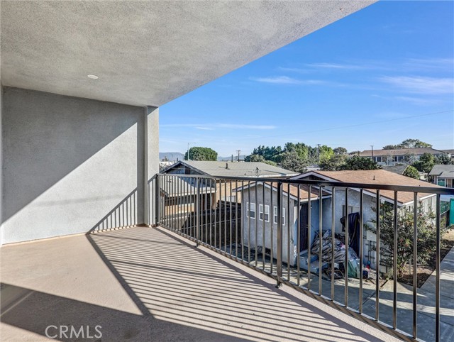 Detail Gallery Image 25 of 27 For 1231 S Rowan Ave, Los Angeles,  CA 90023 - 5 Beds | 5 Baths