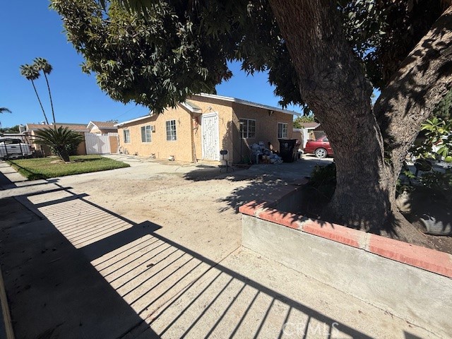 Detail Gallery Image 5 of 5 For 4345 E Queensdale, Compton,  CA 90221 - 2 Beds | 1 Baths