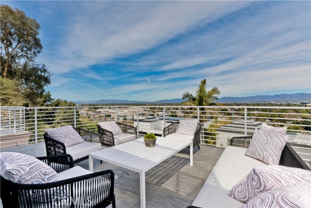 Detail Gallery Image 32 of 43 For 11698 Picturesque, Studio City,  CA 91604 - 3 Beds | 2/1 Baths