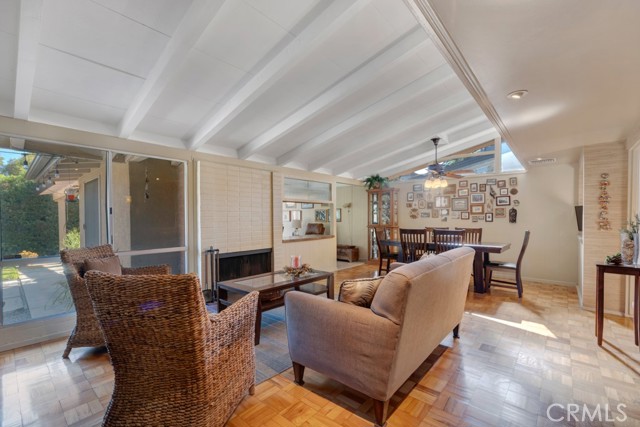 Detail Gallery Image 9 of 44 For 6500 Jumilla, Woodland Hills,  CA 91367 - 3 Beds | 2 Baths