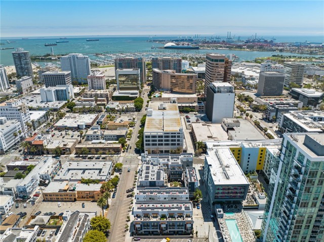 225 Elm Avenue, Long Beach CA: https://media.crmls.org/medias/16450f35-2a9f-48a2-8f9f-d1e20e1b2d98.jpg