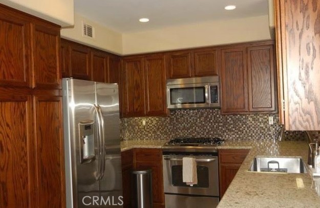 Detail Gallery Image 2 of 18 For 12 Marsala, Irvine,  CA 92606 - 3 Beds | 3 Baths