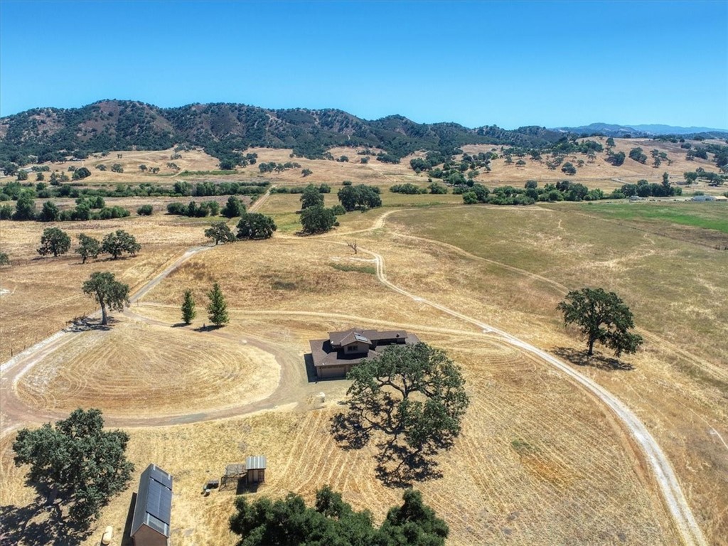 Detail Gallery Image 5 of 71 For 5720 Huasna Townsite Rd, Arroyo Grande,  CA 93420 - 6 Beds | 3/2 Baths