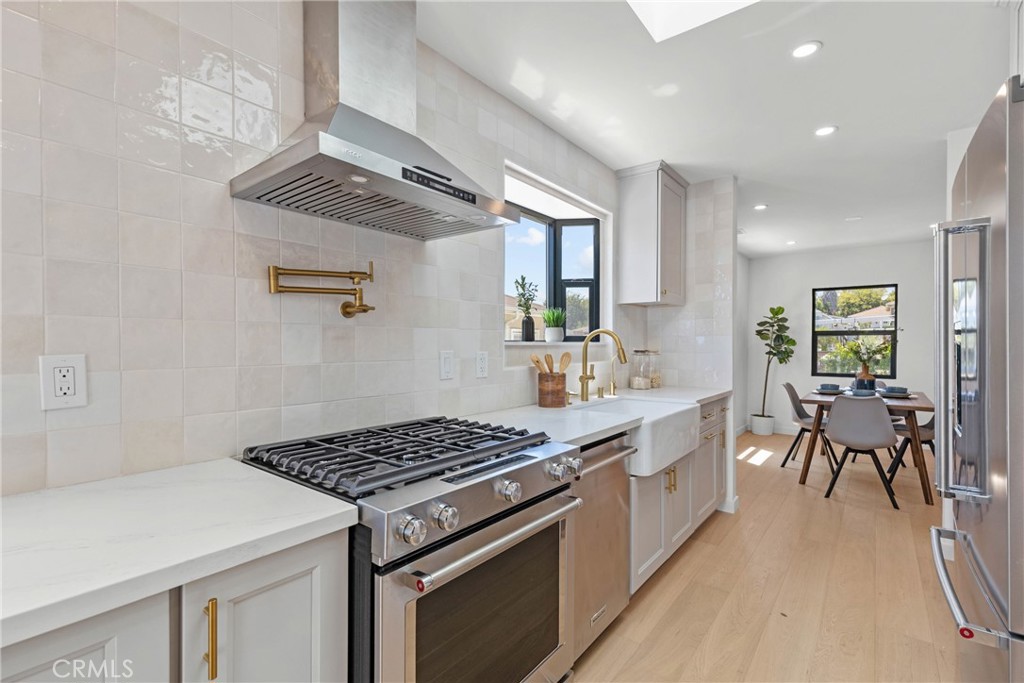 MLS #OC25080580 img 9