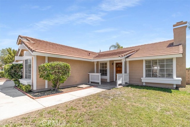 Detail Gallery Image 3 of 45 For 18233 Montgomery Ave, Fontana,  CA 92336 - 4 Beds | 2 Baths