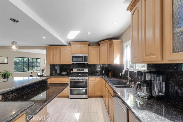5187 Llano Drive, Woodland Hills CA: https://media.crmls.org/medias/164a3ef0-78ea-49bc-ac43-f77c0fd52284.jpg