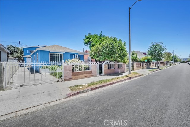 10822 Croesus Ave, Los Angeles, CA 90059