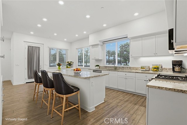 Detail Gallery Image 2 of 26 For 1851 S Union #6,  Anaheim,  CA 92805 - 1 Beds | 1/1 Baths