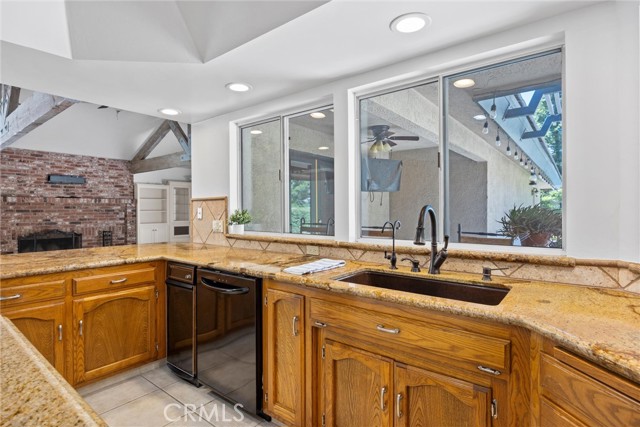 11717 Old Town Road, Bakersfield CA: https://media.crmls.org/medias/164b3e07-9b54-4b6a-a1cc-f3e83f4778d1.jpg