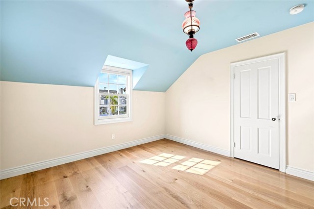 Detail Gallery Image 48 of 59 For 89 Rivo Alto Canal, Long Beach,  CA 90803 - 5 Beds | 3/1 Baths