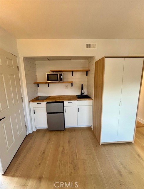 201 Todd Court, Oceanside CA: https://media.crmls.org/medias/164ba31d-1125-4e9a-9e02-3fab3cf4a006.jpg