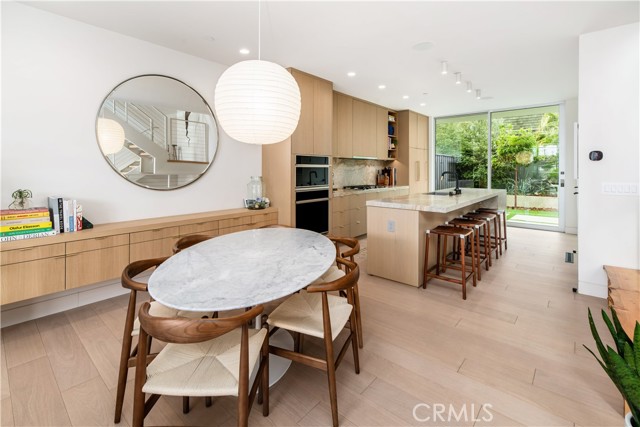 68 E F Street, Encinitas CA: https://media.crmls.org/medias/164bd67b-6cd1-49b9-bc5d-ffbac718ae3a.jpg