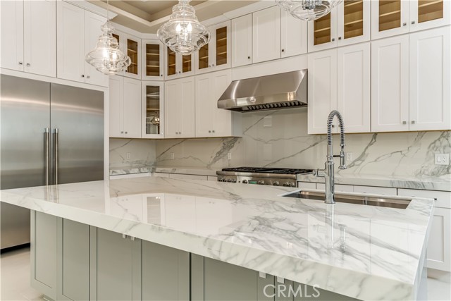Detail Gallery Image 29 of 40 For 10168 Lightbreeze Cir, Huntington Beach,  CA 92646 - 5 Beds | 5/1 Baths