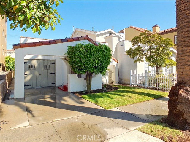 218 Granada Ave, Long Beach, CA 90803