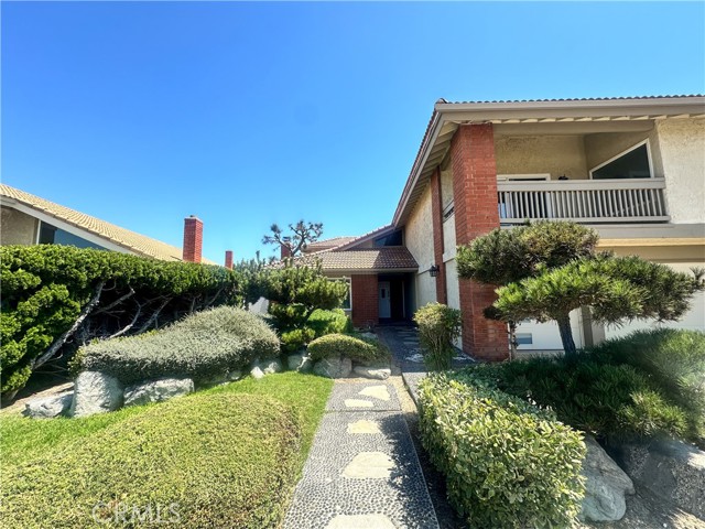 Detail Gallery Image 4 of 43 For 18934 Mount Cimarron St, Huntington Beach,  CA 92708 - 5 Beds | 3 Baths