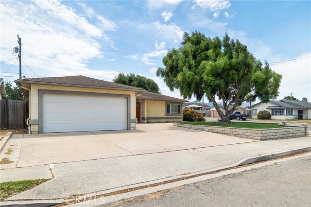 1020 W Cherry Avenue, Lompoc CA: https://media.crmls.org/medias/164cc8d0-1a7f-4f99-879c-ba16e90d956e.jpg