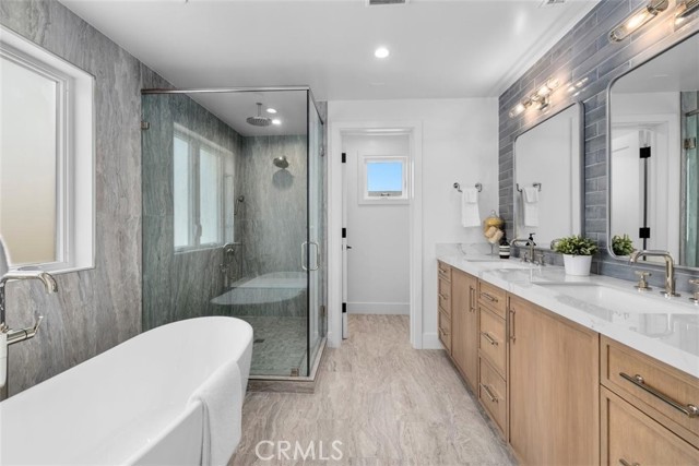 3002 Laurel Avenue, Manhattan Beach, California 90266, 5 Bedrooms Bedrooms, ,5 BathroomsBathrooms,Residential,Sold,Laurel,SB22092750