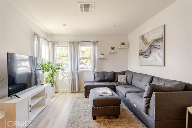  Income Home for Sale in Burbank, California