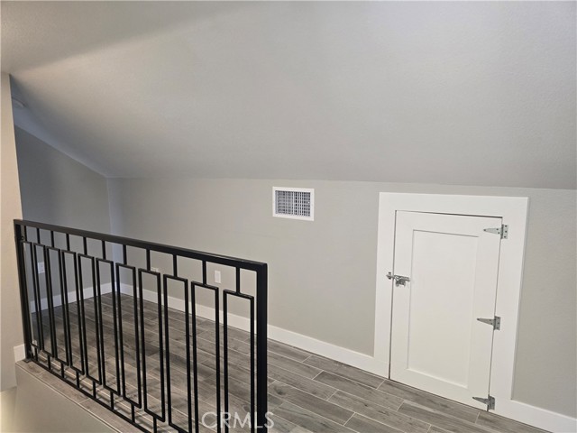 Image 7 of 20 For 136 Sheridan Street B