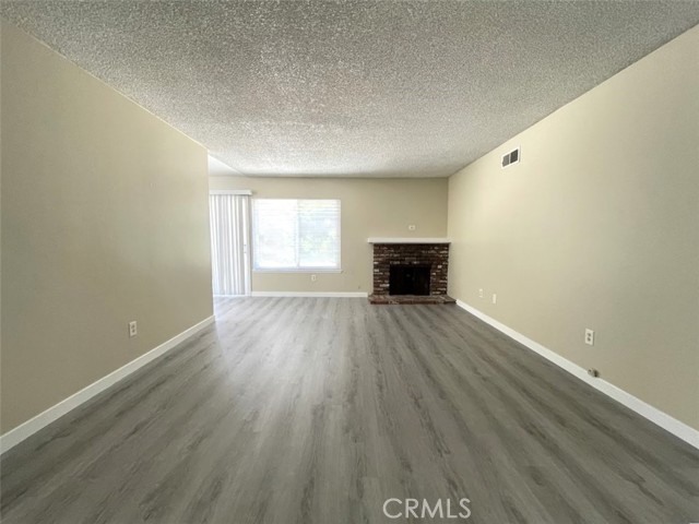 Detail Gallery Image 2 of 17 For 17182 Berlin Lane, Huntington Beach,  CA 92649 - 4 Beds | 2 Baths
