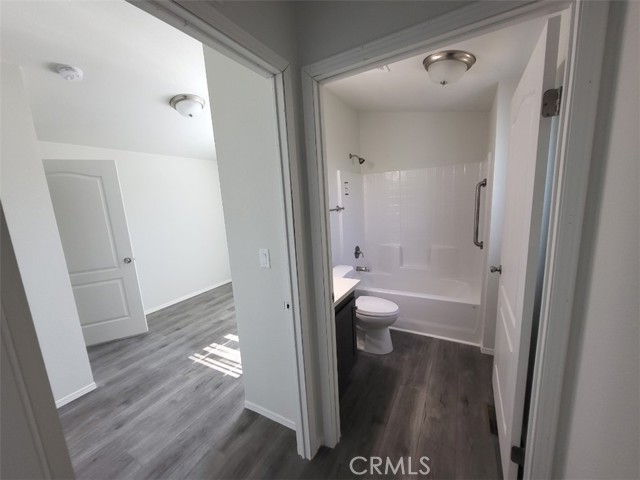 Detail Gallery Image 4 of 4 For 20652 Lassen St #130,  Chatsworth,  CA 91311 - 2 Beds | 2 Baths