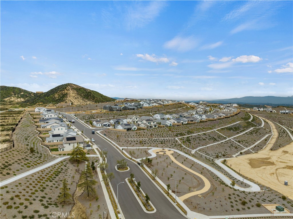 https://media.crmls.org/medias/164e6bc0-e2ee-4956-9bac-8a541b64422e.jpg?preset=X-Large